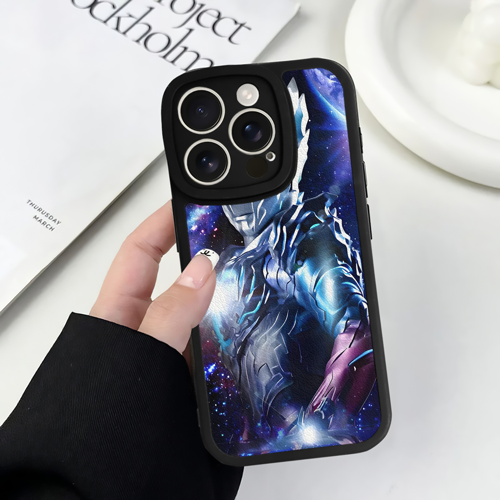 （画像用） ウルトラマン Ultraman 【iPhone 16シリーズ対応】シリコンスマホケース（レザー調） 材質：シリコン